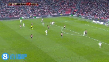 后卫身体对抗强度惊人，主帅盛赞